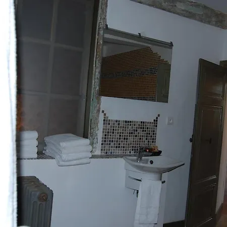 La Maison Des Lumieres Otel 3*