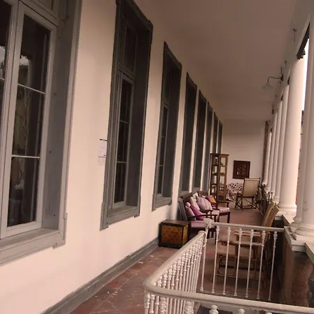 La Maison Des Lumieres Beaumont-de-Lomagne